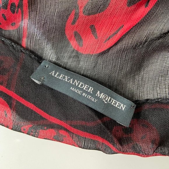 Alexander McQueen Black & Red Classic Skull Print Chiffon Silk Large Scarf NWOT - Picture 2 of 6